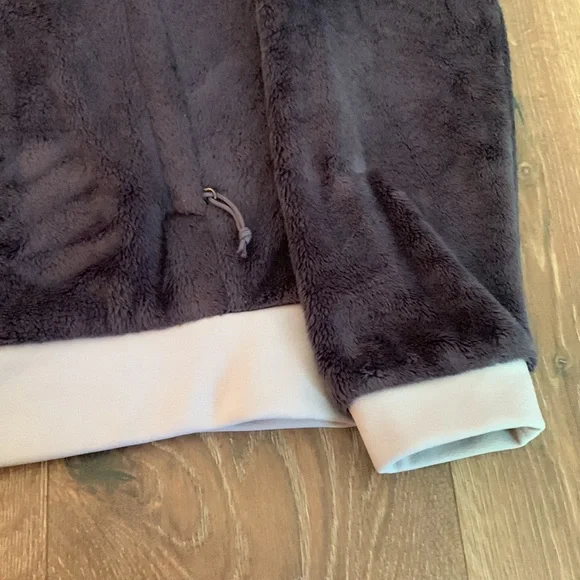 North Face Women’s Gray Coat size medium - Picture 5 of 11